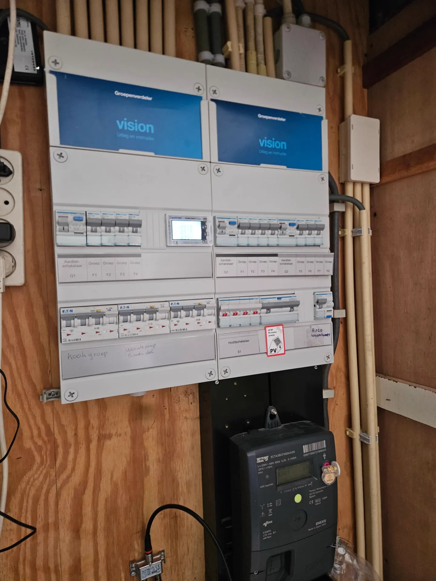 Hager Vision groepenkast in Nieuw-Amsterdam uitgebreid met Hager-componenten en Bestrom kWh-meter voor de thuisbatterij