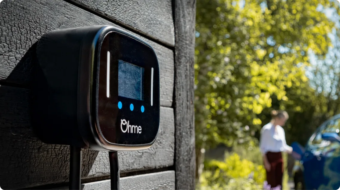 Ohme Home Pro MID laadstation met MID-meter geïnstalleerd bij een woning