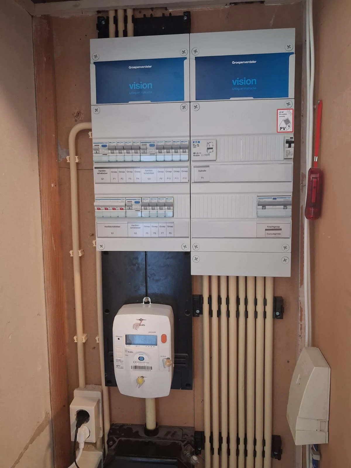 Nieuwe 3-fasen Hager groepenkast met 24V beltransformator voor Ring videodeurbel in Hengelo